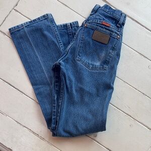 Wrangler Relaxed Fit Blue Jeans
